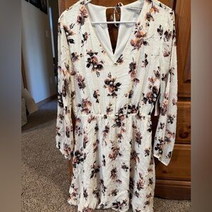 Collective Concepts White Floral Long Sleeve Dress